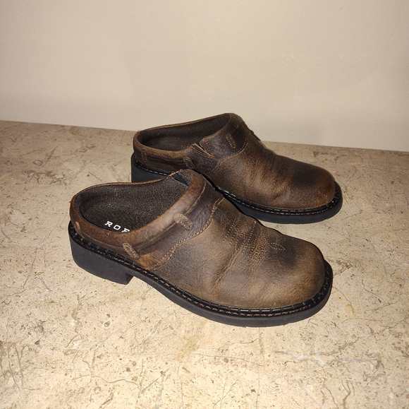 Roper - Picture 2 of 9